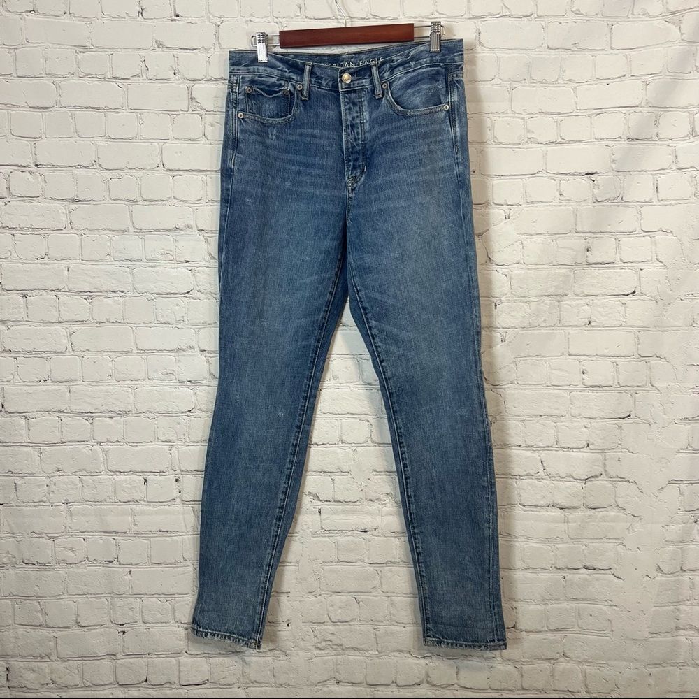 American Eagle Outfitters High Rise Girlfriend Distressed Jeans Size 6 Long